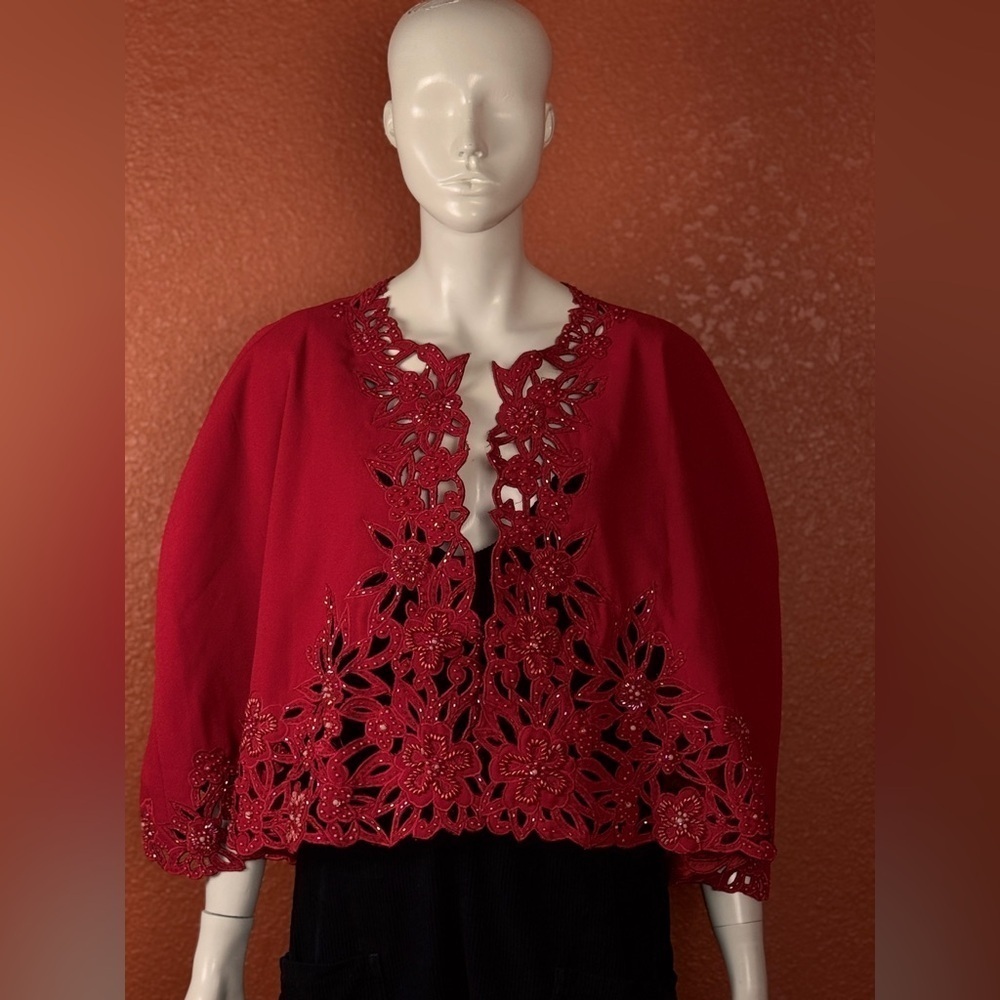 Unbranded RARE Vintage Chic Red Floral Sequined Cutout Cape